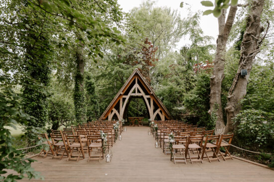rivervale barn outdoor ceremony