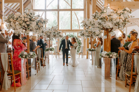 rivervale barn ceremony couple