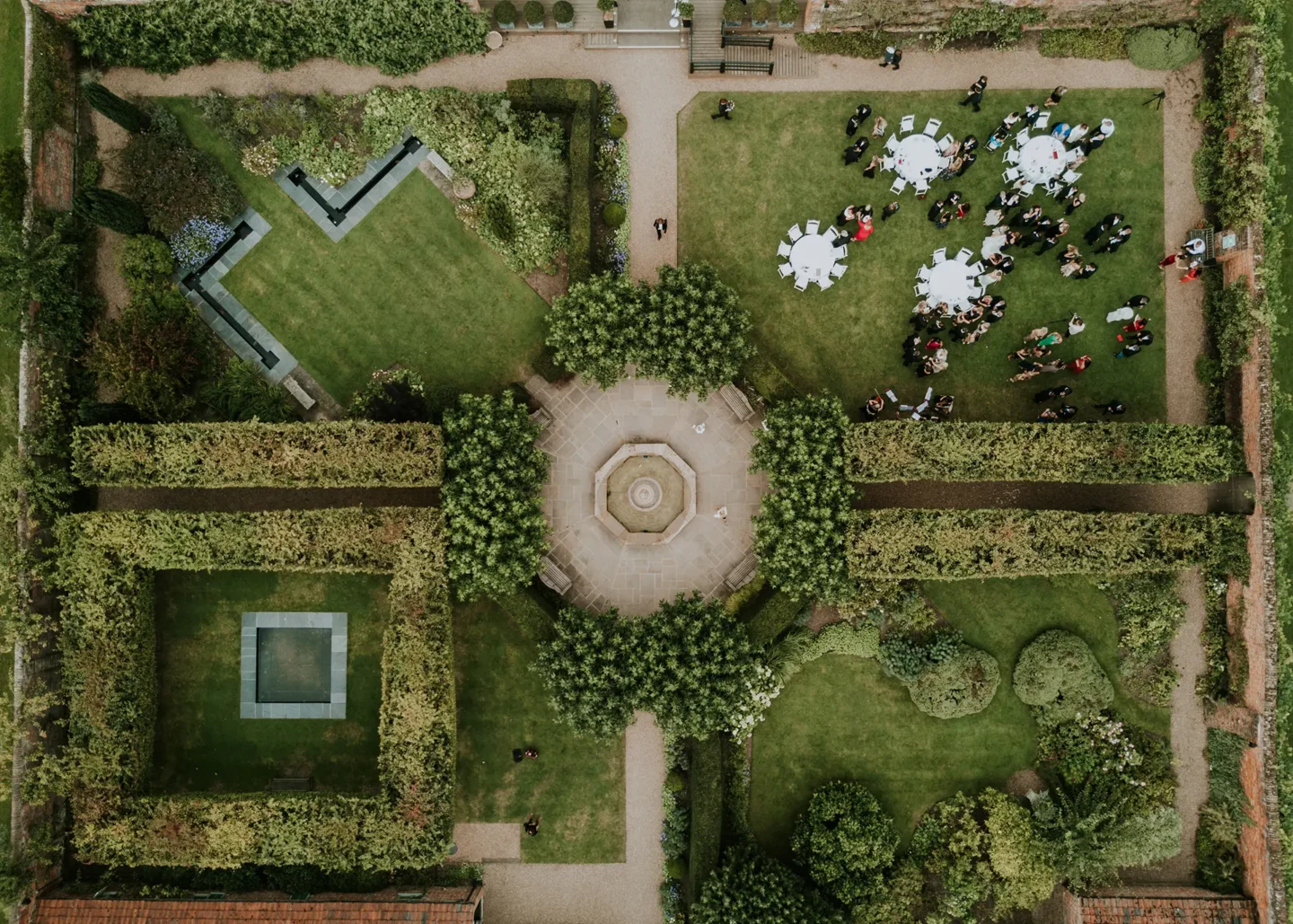 22-braxted-park-aerial-gardens