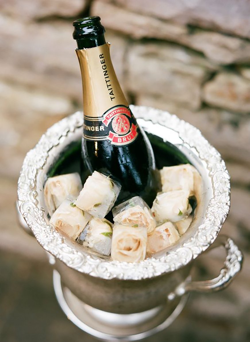Cracking Christmas Table Name Ideas - Champagne | CHWV