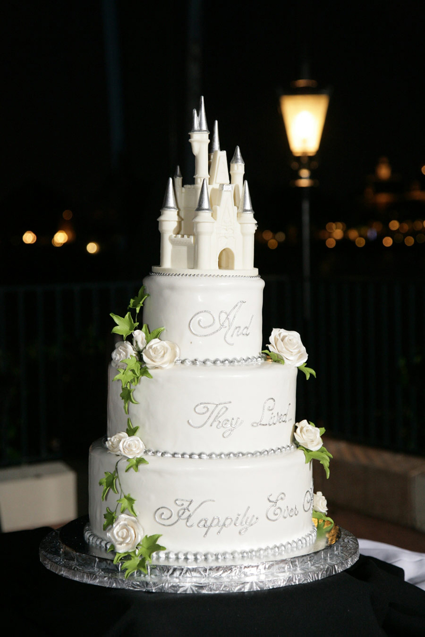 22 Wedding Cakes Fit for a Fairy Tale - Just the two of us | CHWV