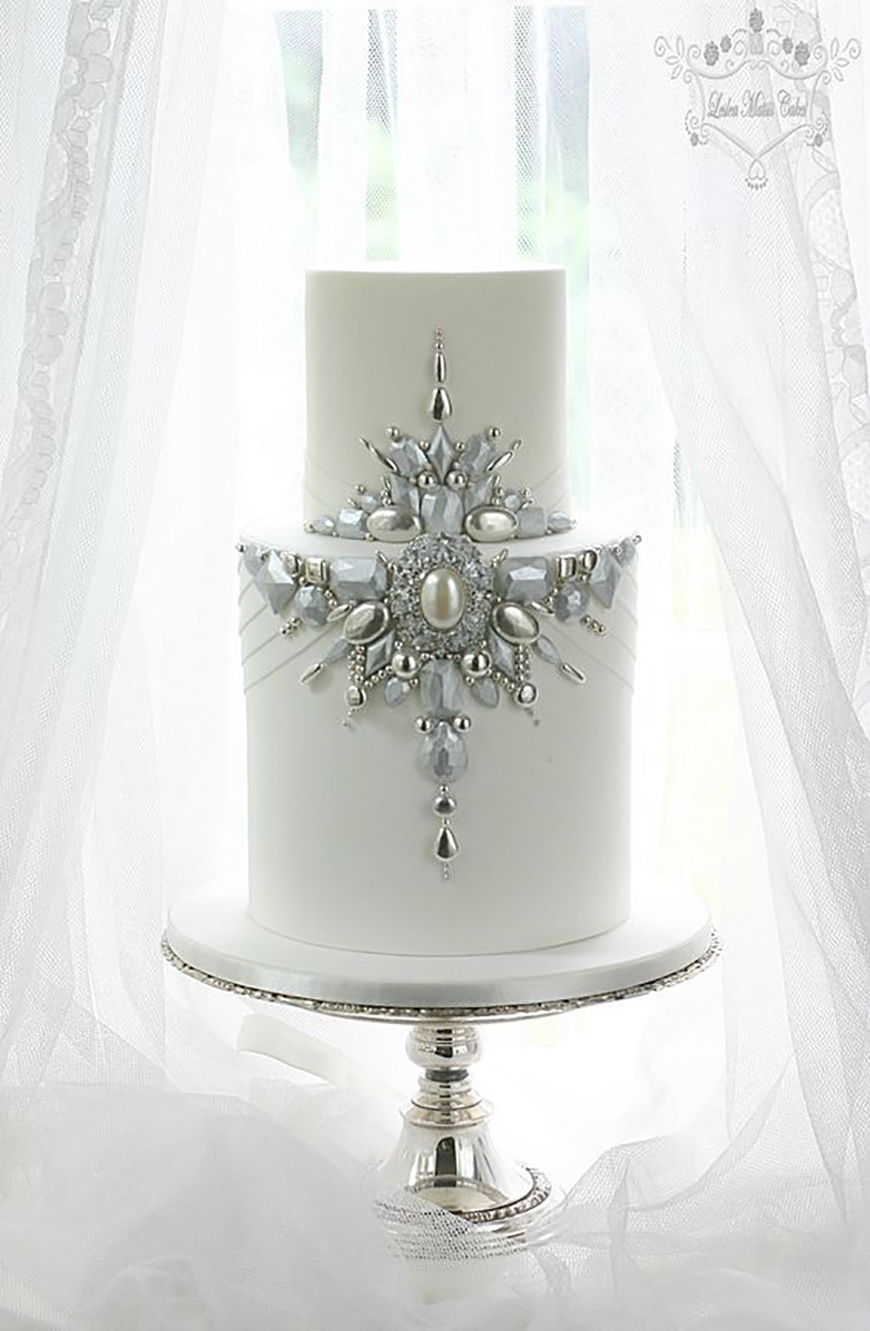 22 Wedding Cakes Fit for a Fairy Tale - The jewel in the crown | CHWV
