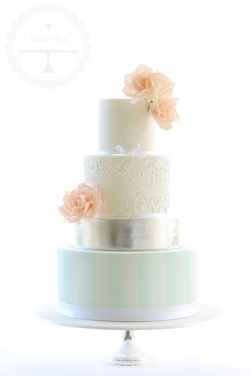 22 Wedding Cakes Fit for a Fairy Tale - A touch of luxe | CHWV