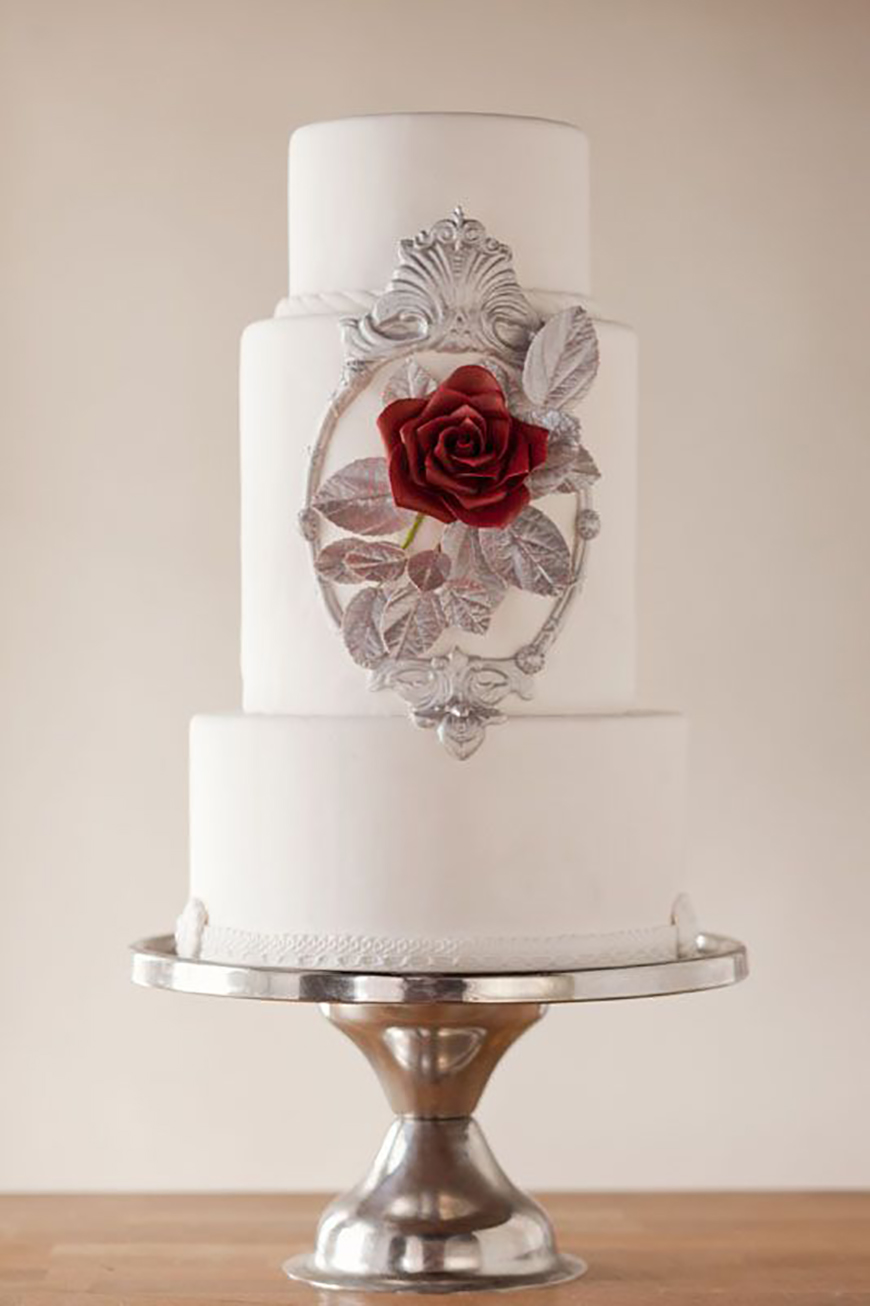 22 Wedding Cakes Fit for a Fairy Tale - Be our guest | CHWV