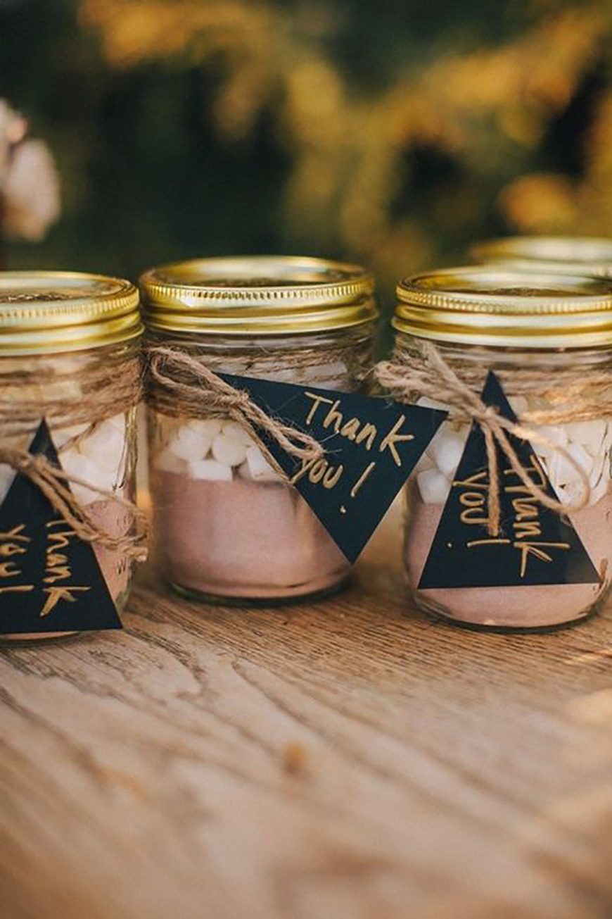 20 Festive Favours for a Winter Wedding - Hot chocolate | CHWV