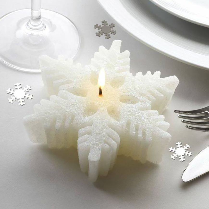 20 Festive Favours for a Winter Wedding - Snowflakes | CHWV