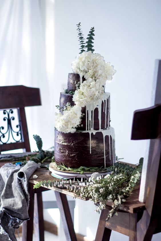 Non-Traditional Wedding Cakes – Drip Cakes - El Ciervo | CHWV