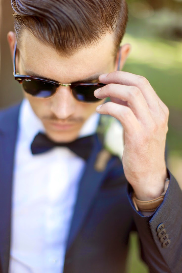 13 Wedding Gift Ideas: For the Groom - Sunglasses | CHWV