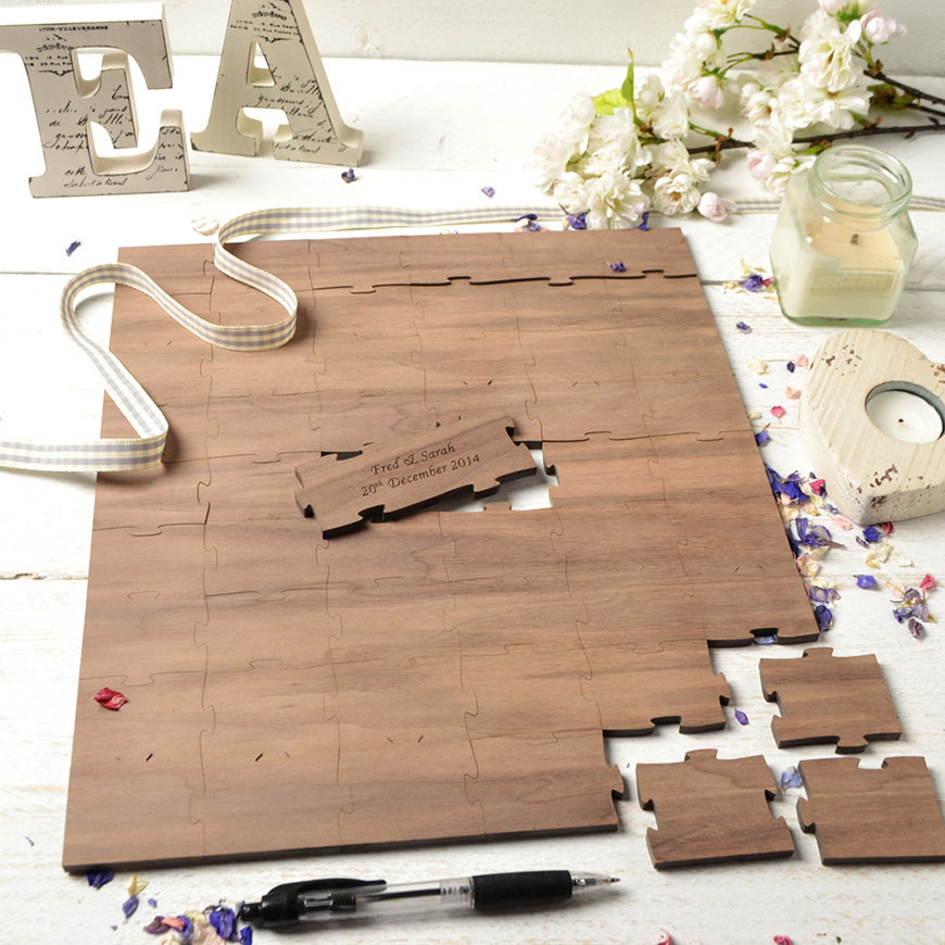 15 amazing wedding guest book ideas - The perfect fit | CHWV