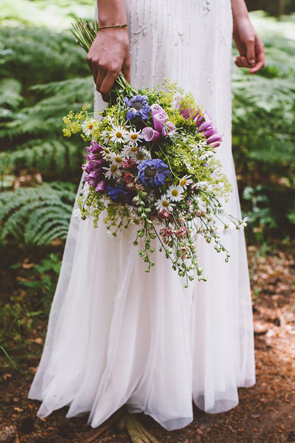 Bring the outside in with your wedding flowers