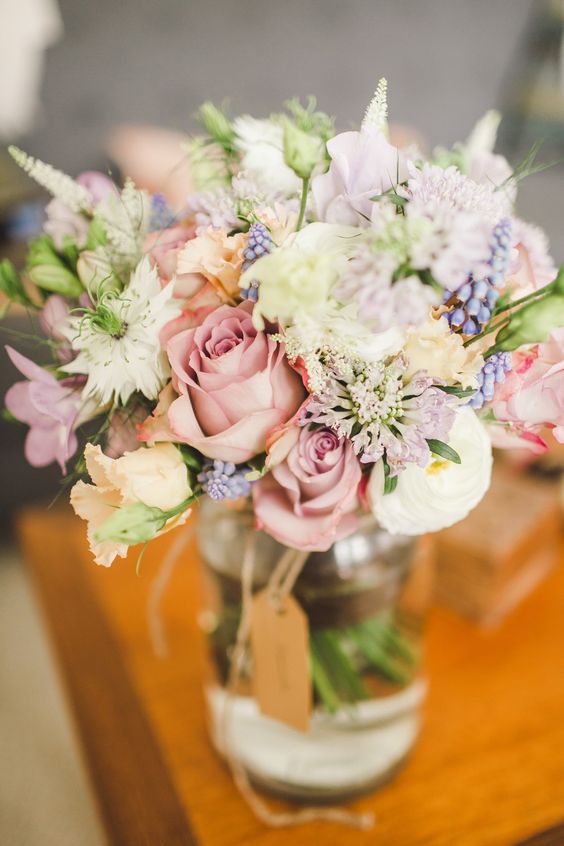 9 Wonderful Wedding Gift Ideas for the Mums - Flowers | CHWV
