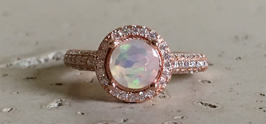 Selecting the perfect bohemian style wedding ring - Opal | CHWV