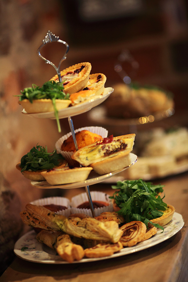 How to host a quintessentially English wedding afternoon tea party - Quiche | CHWV